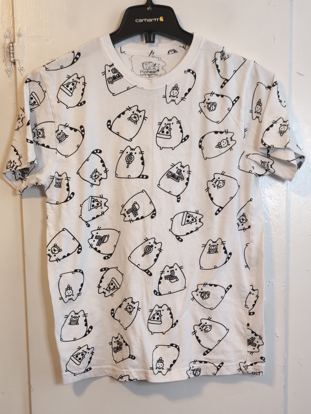 Pusheen White T-Shirt size small